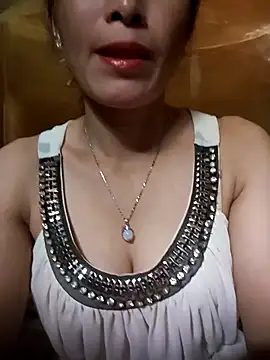 Snapshot of Soursop-op chatting on November 13, 2025, 6:34 am Soursop-op online show from November 13, 2025, 6:34 am