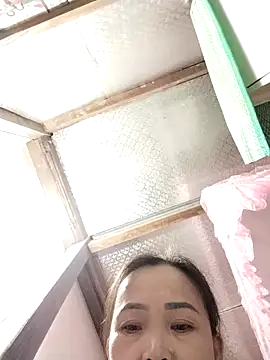 Feeling-hot online show from December 19, 2025, 2:57 pm