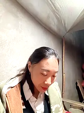 Snapshot of -Chua-90 chatting on November 26, 2025, 10:33 pm -Chua-90 online show from November 26, 2025, 10:33 pm