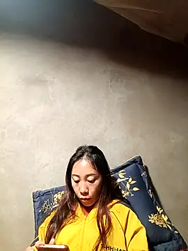 Snapshot of -Chua-90 chatting on December 18, 2025, 10:49 pm -Chua-90 online show from December 18, 2025, 10:49 pm