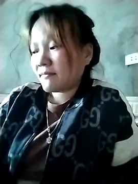 Snapshot of m-mbae chatting on November 22, 2025, 8:02 am m-mbae online show from November 22, 2025, 8:02 am