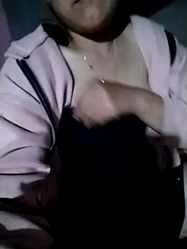 Snapshot of m-mbae chatting on November 25, 2025, 10:48 am m-mbae online show from November 25, 2025, 10:48 am