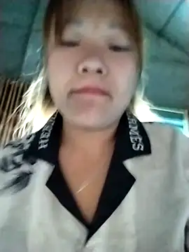 Snapshot of m-mbae chatting on November 28, 2025, 8:06 am m-mbae online show from November 28, 2025, 8:06 am