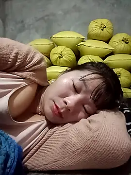 vangkt-cute online show from December 3, 2025, 4:09 am