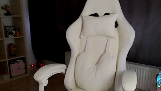 MissyDior8 online show from January 7, 2026, 7:44 am