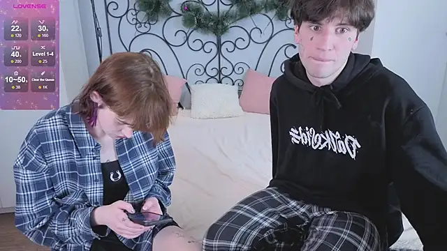 Snapshot of Danny_loves_Mary chatting on January 18, 2026, 4:11 pm Danny loves Mary online show from January 18, 2026, 4:11 pm