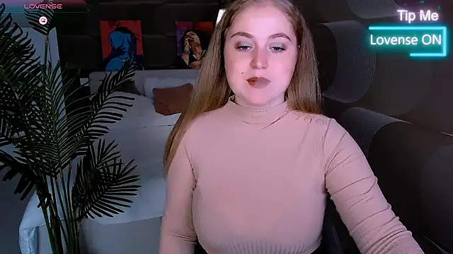 Snapshot of Kate_Moan chatting on November 26, 2025, 7:42 am Kate Moan online show from November 26, 2025, 7:42 am