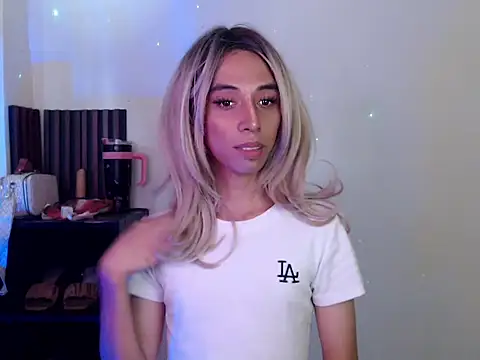 Snapshot of evelynfucker chatting on November 11, 2025, 6:13 am evelynfucker online show from November 11, 2025, 6:13 am