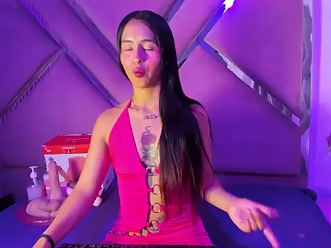 CloeMorenti  online show from November 19, 2025, 12:49 pm