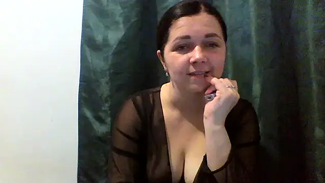 Snapshot of Vitalina282128 chatting on March 3, 2026, 12:33 pm Vitalina282128 online show from March 3, 2026, 12:33 pm