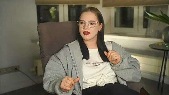 Snapshot of CrystaSvendsen chatting on November 11, 2025, 12:49 pm CrystaSvendsen online show from November 11, 2025, 12:49 pm