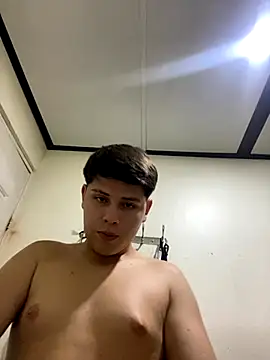 Snapshot of luisDi07 chatting on November 11, 2025, 7:41 am luisDi07 online show from November 11, 2025, 7:41 am