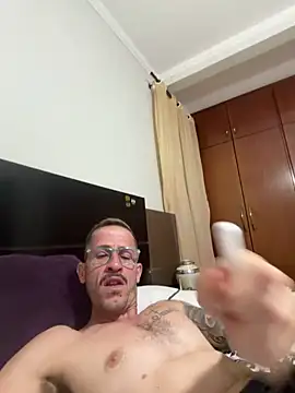 Lucasjandre online show from May 16, 2026, 12:40 am