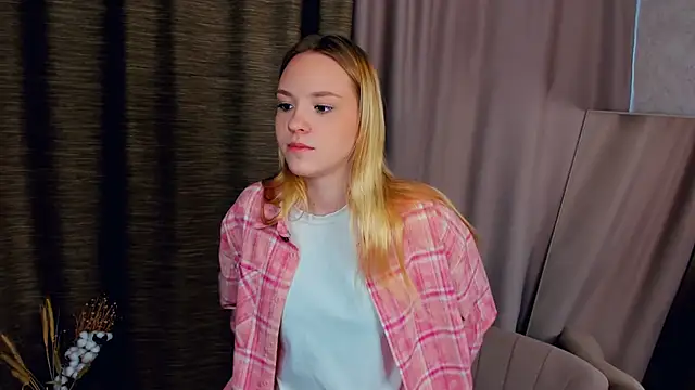 Snapshot of KinaSporcic chatting on November 11, 2025, 6:57 am KinaSporcic online show from November 11, 2025, 6:57 am