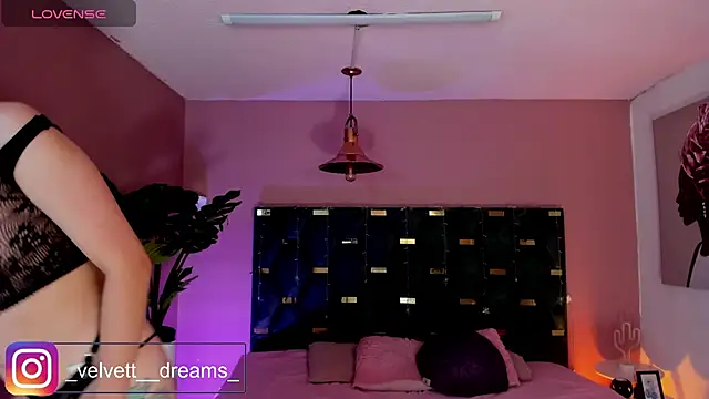 Velvet Dreamss online show from June 1, 2026, 11:34 am