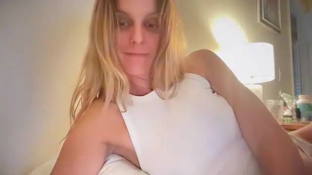 Snapshot of prettylittlekittycat chatting on June 18, 2026, 7:19 am prettylittlekittycat online show from June 18, 2026, 7:19 am