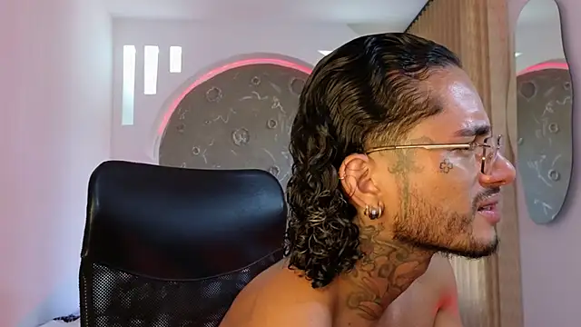 Snapshot of Alanrodgers chatting on November 12, 2025, 1:11 pm Alanrodgers online show from November 12, 2025, 1:11 pm