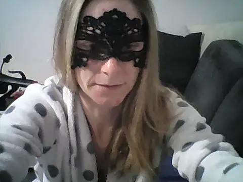 MelleEloa online show from November 24, 2025, 10:20 pm