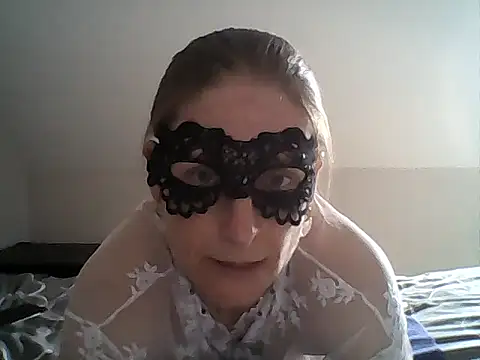 MelleEloa online show from April 14, 2026, 2:12 pm