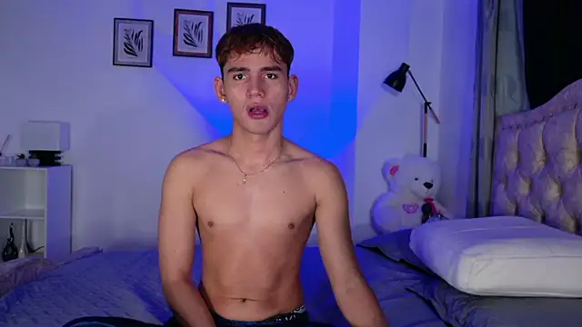 estebanperez 26 online show from March 31, 2026, 10:48 am