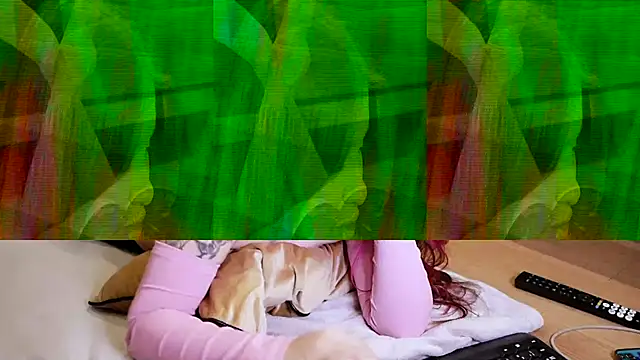 Snapshot of BellaBlush03 chatting on December 20, 2025, 12:18 am BellaBlush03 online show from December 20, 2025, 12:18 am