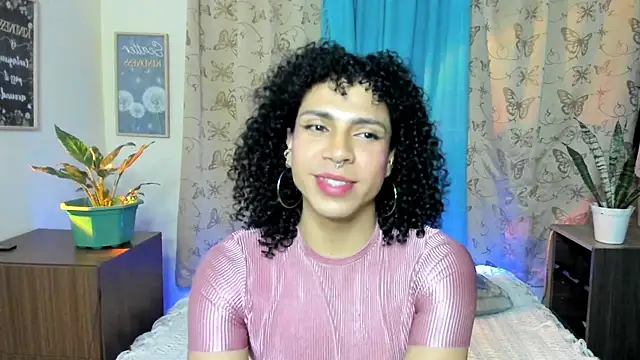 Snapshot of Angel_White25 chatting on December 17, 2025, 5:46 am Angel White25 online show from December 17, 2025, 5:46 am