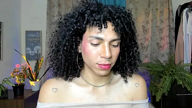 Snapshot of Angel_White25 chatting on January 31, 2026, 11:25 pm Angel White25 online show from January 31, 2026, 11:25 pm