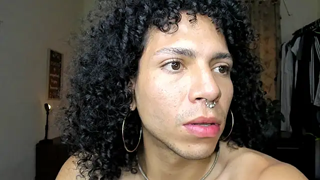 Snapshot of Angel_White25 chatting on February 14, 2026, 5:32 pm Angel White25 online show from February 14, 2026, 5:32 pm