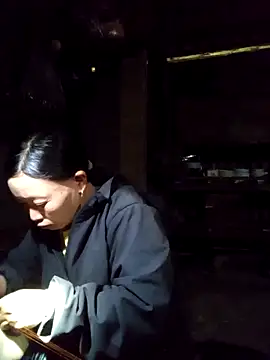 girl-hot2x online show from November 13, 2025, 12:53 am