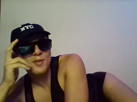 Snapshot of AxelMoonlight chatting on November 11, 2025, 4:23 am AxelMoonlight online show from November 11, 2025, 4:23 am