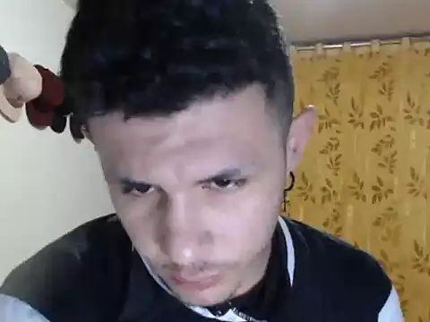 Snapshot of damiansexyboy69 chatting on November 12, 2025, 4:46 am damiansexyboy69 online show from November 12, 2025, 4:46 am