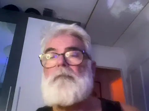 LeatherSdaddy online show from November 28, 2025, 4:53 pm