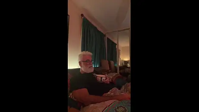 LeatherSdaddy online show from November 30, 2025, 11:31 pm