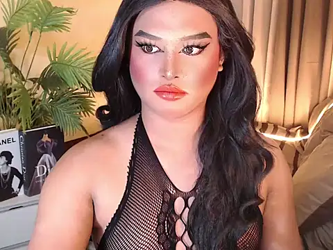 Snapshot of UrGoddess_Sofia chatting on December 3, 2025, 5:00 pm UrGoddess Sofia online show from December 3, 2025, 5:00 pm