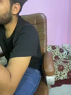hotyyyyjonny online show from July 6, 2026, 4:31 am
