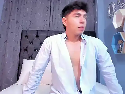 Dereck delaVega online show from April 22, 2026, 8:32 pm