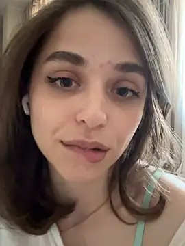 yoyogirlx online show from May 27, 2026, 11:40 am