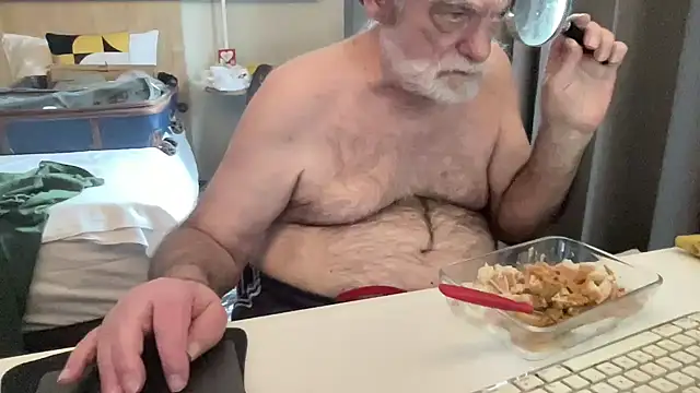 Snapshot of coach-karl chatting on February 8, 2026, 11:57 am coach-karl online show from February 8, 2026, 11:57 am