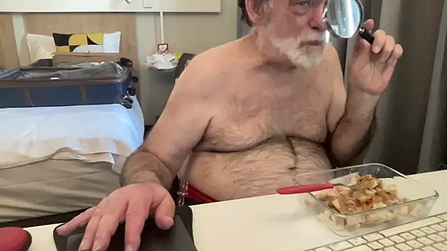 Snapshot of coach-karl chatting on February 11, 2026, 1:05 pm coach-karl online show from February 11, 2026, 1:05 pm