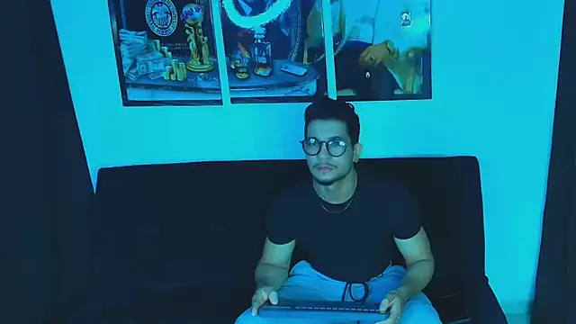 Snapshot of Nolan_joness chatting on November 20, 2025, 1:22 pm Nolan joness online show from November 20, 2025, 1:22 pm