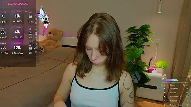 LilyPoetry  online show from December 3, 2025, 11:19 am