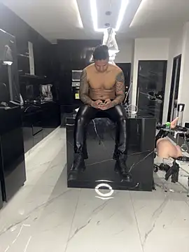 Snapshot of master_leather chatting on June 16, 2026, 5:21 am master leather online show from June 16, 2026, 5:21 am