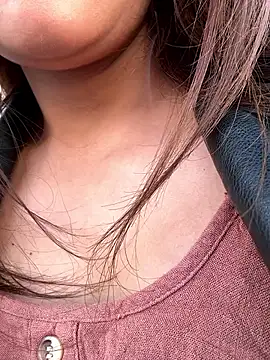 valeria absurdah online show from March 4, 2026, 9:21 pm