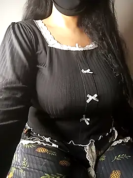 Sara90wa online show from February 6, 2026, 10:35 pm