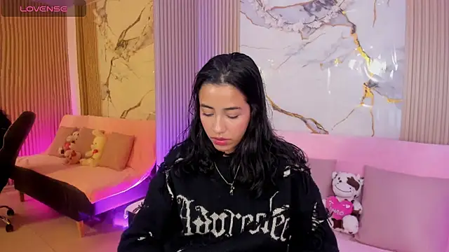 Joselyn tay online show from June 3, 2026, 12:52 pm