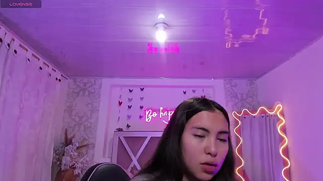 ISABELA TAY online show from March 13, 2026, 11:39 am