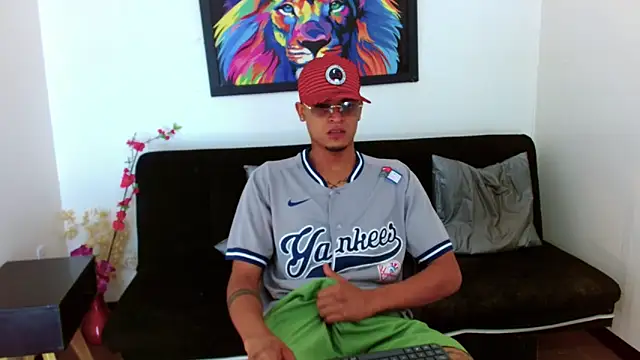 Snapshot of Isaacas_ chatting on November 15, 2025, 11:29 am Isaacas online show from November 15, 2025, 11:29 am