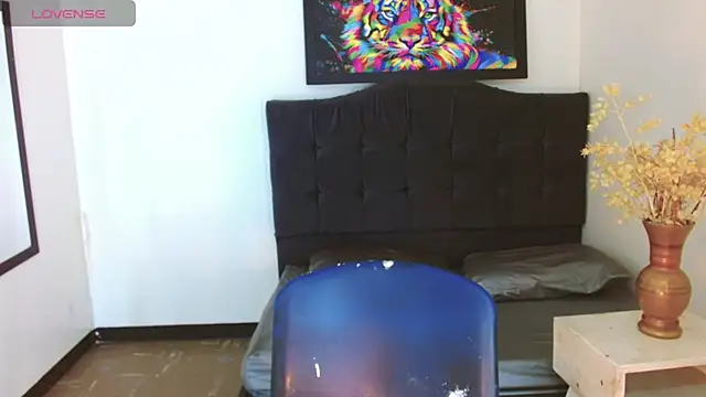 Snapshot of Isaacas_ chatting on November 19, 2025, 11:32 am Isaacas online show from November 19, 2025, 11:32 am