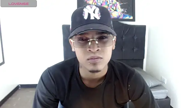 Snapshot of Isaacas_ chatting on November 24, 2025, 11:43 am Isaacas online show from November 24, 2025, 11:43 am