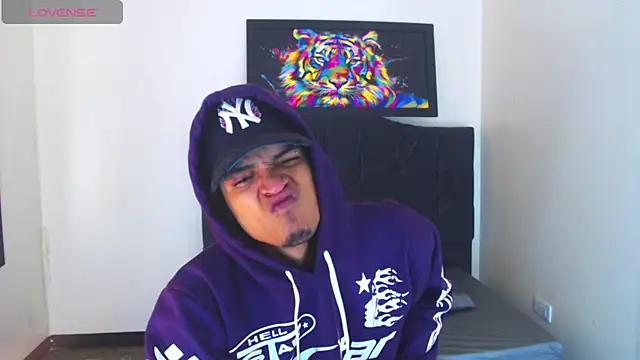 Snapshot of Isaacas_ chatting on November 27, 2025, 11:23 am Isaacas online show from November 27, 2025, 11:23 am